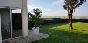 Les Rochers de Vallières, Appartement de 35 m2 avec 1 chambre, Terrasses, Jardin 140 m2, Vue panoramique face à l'Océan !